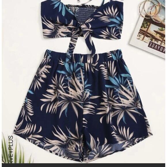 SHEIN Plus Leaf Print Knot Shirred Cami Top + Shorts - Picture 1 of 3
